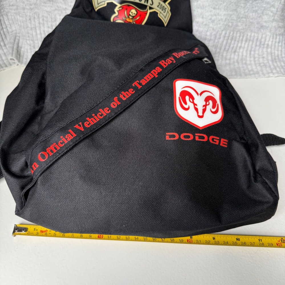 Tampa Bay Buccaneers 30 Seasons Dodge Sling Backpack Black Crossbody Bag 2005 - Picture 4 of 7